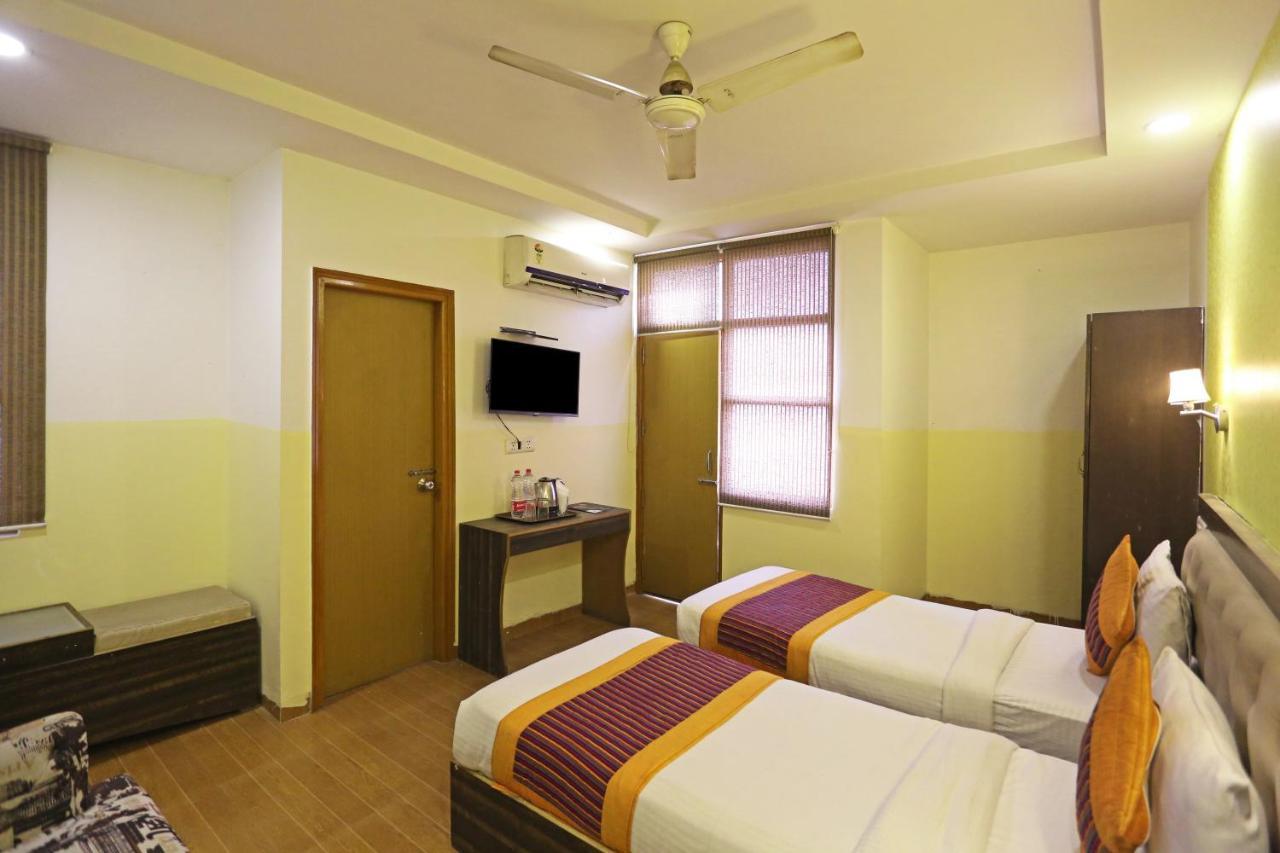 Hotel Aeroporto Nearest Landmark Aerocity Delhi Yeni Delhi Dış mekan fotoğraf