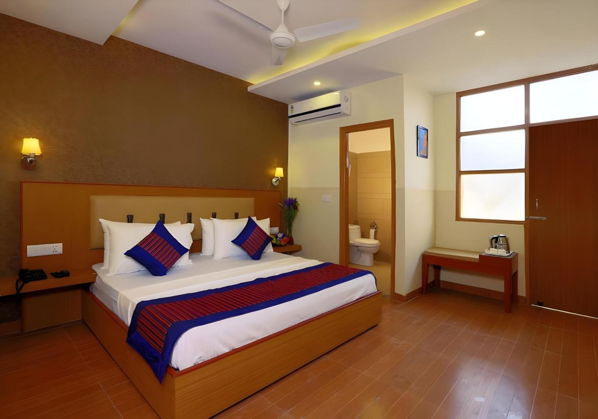 Hotel Aeroporto Nearest Landmark Aerocity Delhi Yeni Delhi Dış mekan fotoğraf