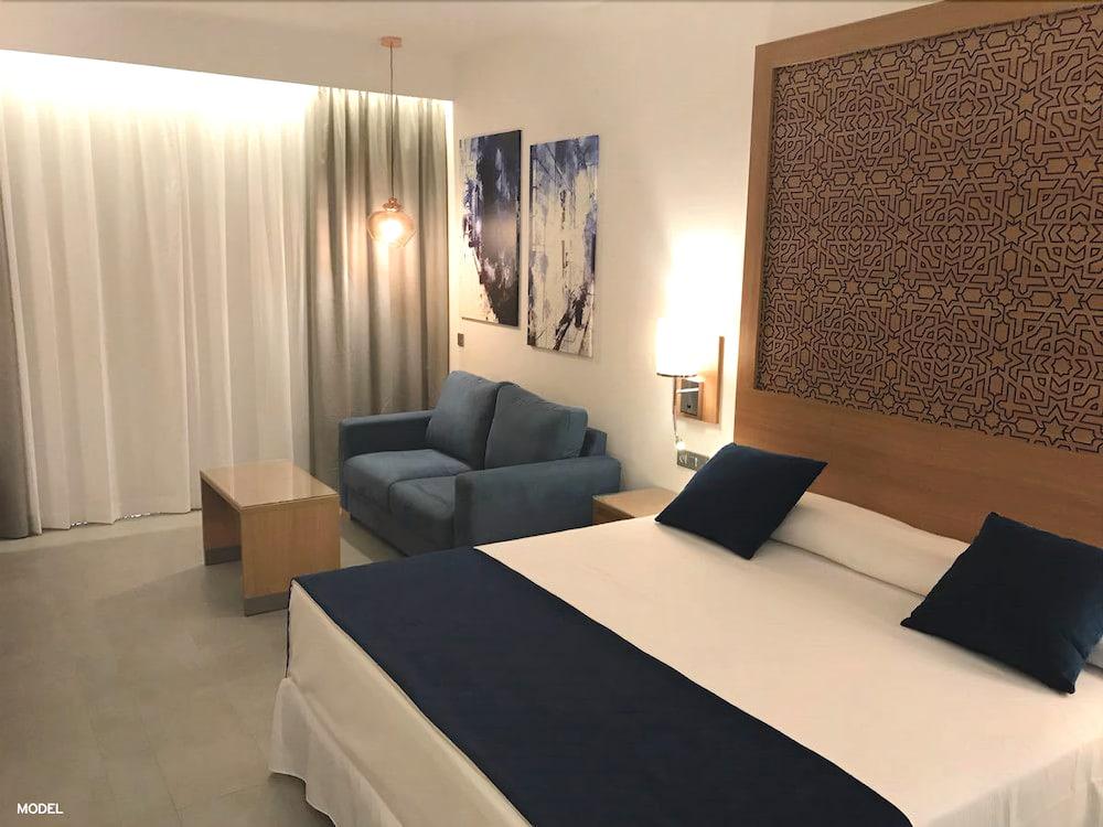 Hotel Aeroporto Nearest Landmark Aerocity Delhi Yeni Delhi Dış mekan fotoğraf